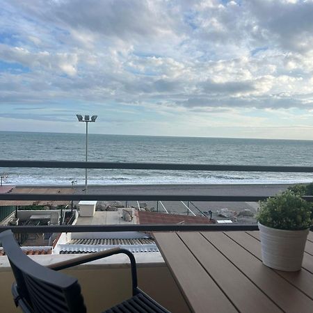 Maravilloso Apartamento En Primera Linea De Playa Con Vistas Al Mar En Caleta De Velez 2 D Екстериор снимка