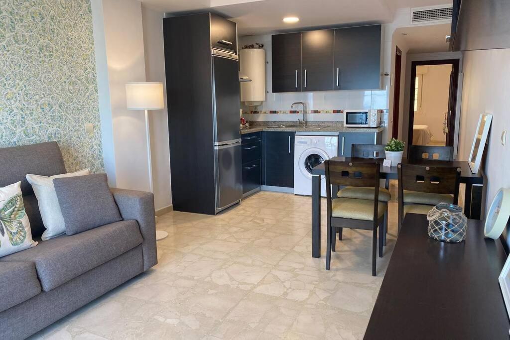 Maravilloso Apartamento En Primera Linea De Playa Con Vistas Al Mar En Caleta De Velez 2 D Екстериор снимка