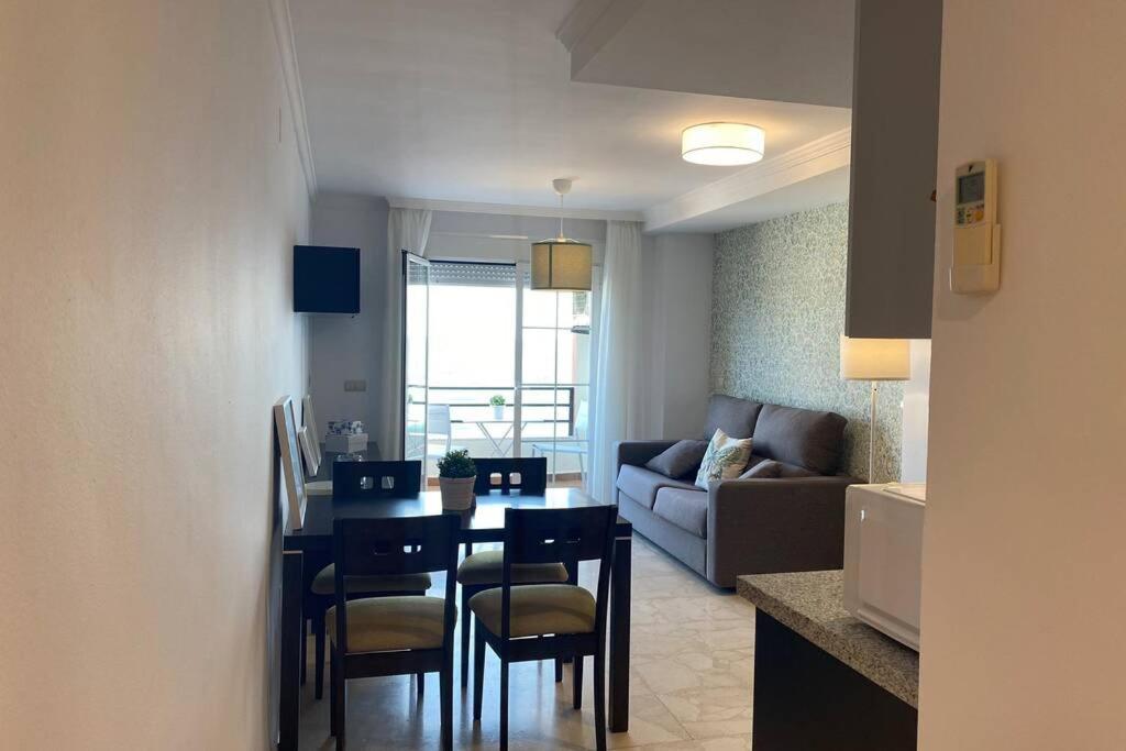 Maravilloso Apartamento En Primera Linea De Playa Con Vistas Al Mar En Caleta De Velez 2 D Екстериор снимка