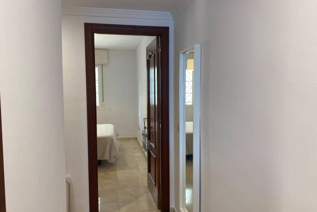 Maravilloso Apartamento En Primera Linea De Playa Con Vistas Al Mar En Caleta De Velez 2 D Екстериор снимка