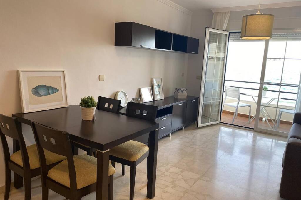 Maravilloso Apartamento En Primera Linea De Playa Con Vistas Al Mar En Caleta De Velez 2 D Екстериор снимка