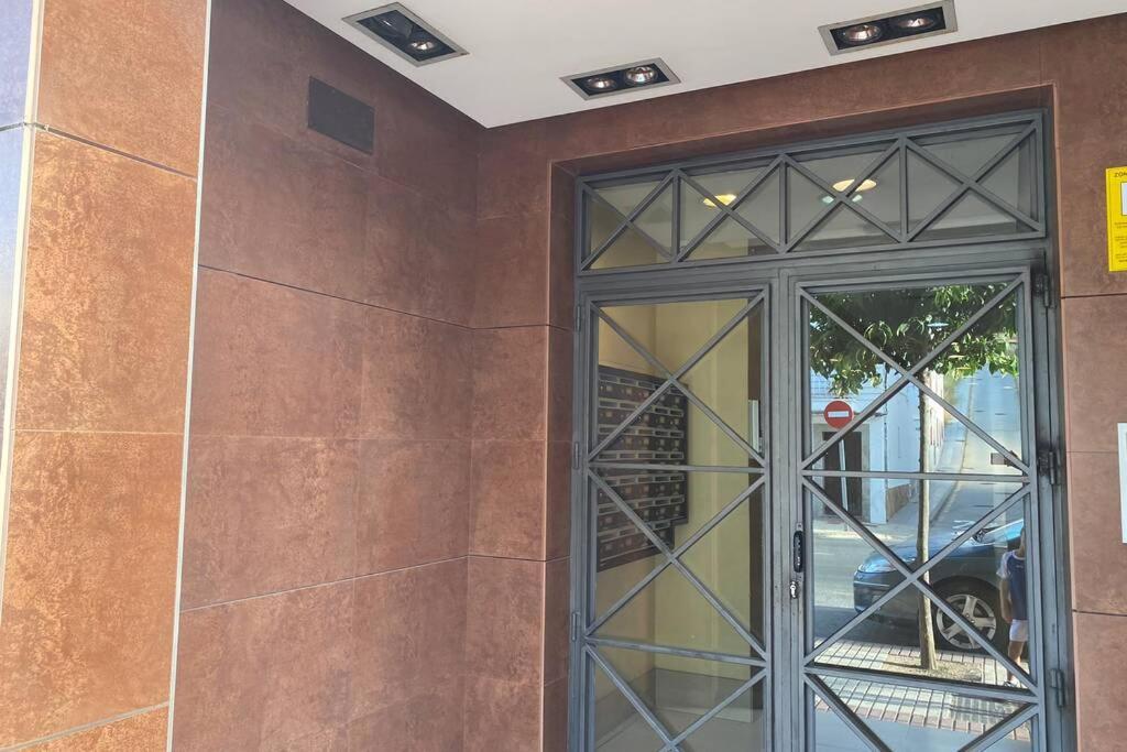 Maravilloso Apartamento En Primera Linea De Playa Con Vistas Al Mar En Caleta De Velez 2 D Екстериор снимка