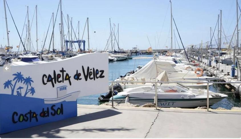 Maravilloso Apartamento En Primera Linea De Playa Con Vistas Al Mar En Caleta De Velez 2 D Екстериор снимка